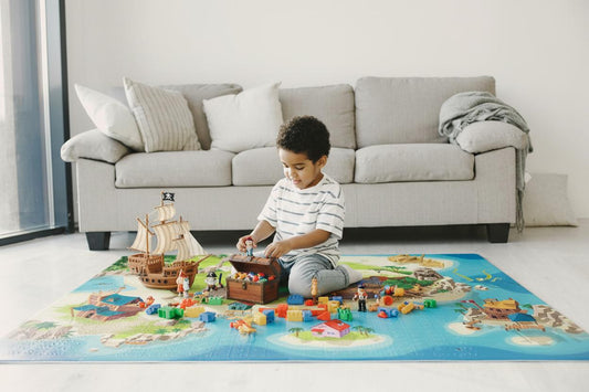 Le tapis de jeu : bien plus qu’un accessoire, un outil d’apprentissage !